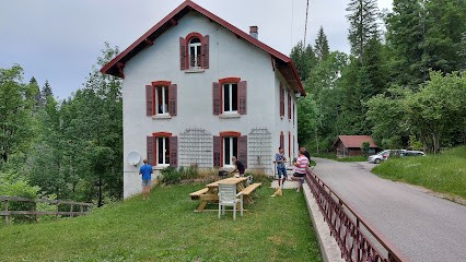 Gîte Rural De L'Orchidée Bleue, Gîte à Montperreux