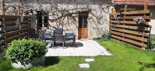 LE CHARIOT BLEU, Gîte à Isserpent