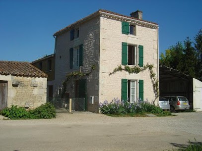 Gîte La Forge En Vendée, Pays De La Loire (Puy Du Fou, La Rochelle)marais Poitevin, Gîte à Bouillé-Courdault