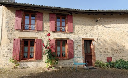 Closerie de l'Ange: Gîte au calme dans le Puy-de-Dôme, 8 pers, idéal randonnées, proche Thiers, Billom et Clermont-Ferrand, Gîte à Courpière