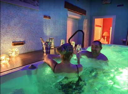 Gîte romantique Le Spa’Tio : Gite/Suite de charme avec Jacuzzi, Sauna, piscine privatifs proche Paris, Oise, Hauts-de-France, Gîte à Saint-Maximin