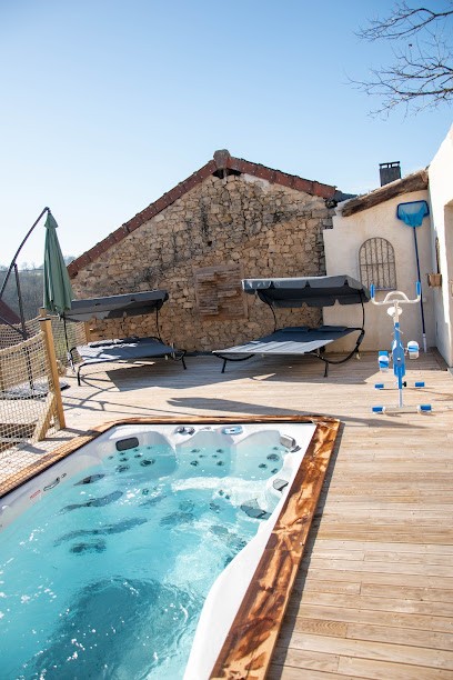 Les 3 Clefs de GaYa Bien-Être & Spa privatif (spa de nage jaccuzzi/sauna/lit massant) week-end amoureux romantique / Famille, Gîte à Saint-Jean-Ligoure