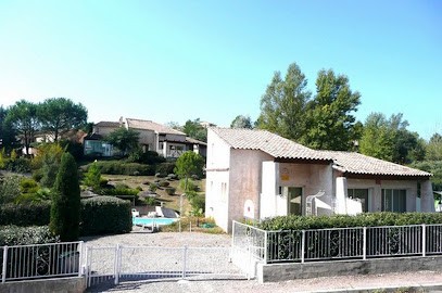 Villa La Soleiade Gîtes 2-4 Pers Climatisés , Avec Piscine 15mn De Cannes Au Lac De St Cassien, Gîte à Montauroux