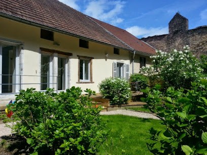 Les Logis Du Théâtre, Gîte à Poligny