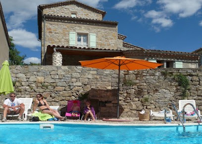 Gîtes Les eaux Claires : location saisonnière gîte avec piscine (Ardèche, Auvergne, Rhône Alpes), Gîte à Saint-Paul-le-Jeune