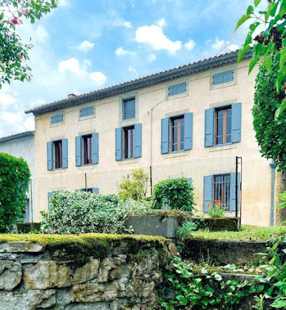 Laguzou - Gîtes De France, Gîte à Saint-Julien-de-Briola
