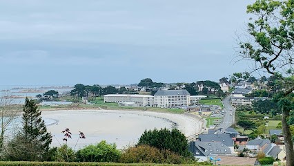 Kerbugalic Hotel, Gîte à Trévou-Tréguignec