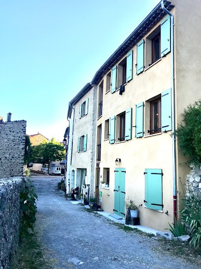 Gîte LE MUR D'ABEILLES, Gîte à Rougon