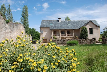 Chateau de Pervinquieres, Gîte à Ginals