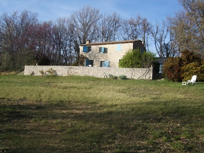 Les Chênes Blancs, Gîte à Sainte-Croix-à-Lauze