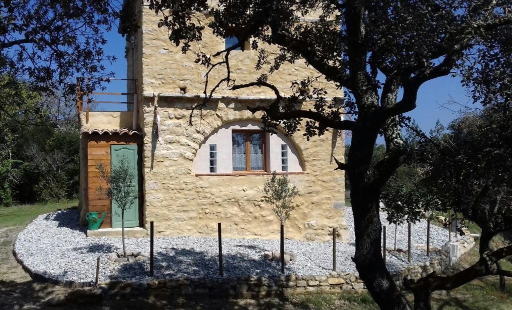 Le Pigeonnier Du Château, Gîte à Saint-Victor-de-Malcap
