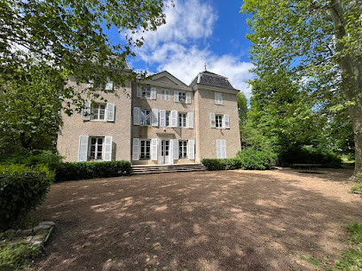 Chateau De Monvallon, Gîte à Charentay