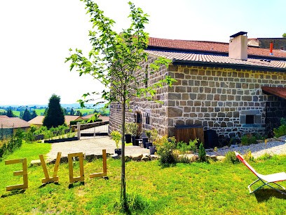 Gîte La Bâtisse Aux Lanternes, Gîte à Saint-Bonnet-le-Château