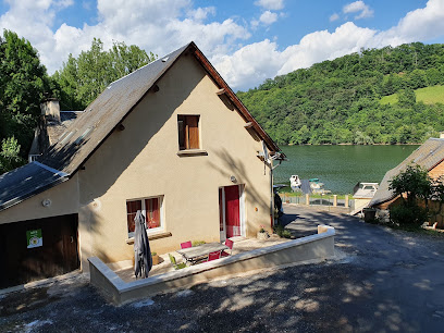 Les Rives Du Lac - Gîtes De France, Gîte à Sainte-Eulalie-d'Olt