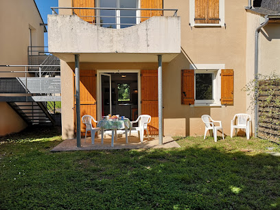 Gite La Maison Bleue, Village Vacances, Piscines, Parking (63), Gîte à Saint Geniez d'Olt et d'Aubrac
