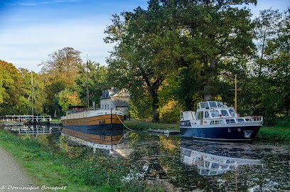 Péniche ARMOR, Gîte à Chevaigné