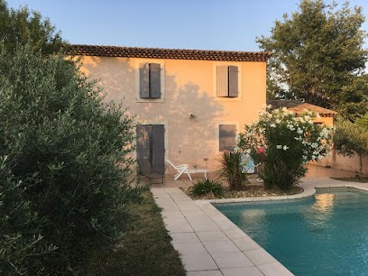 Bastides du Luberon - Gîte des Oliviers, Gîte à La Tour-d'Aigues