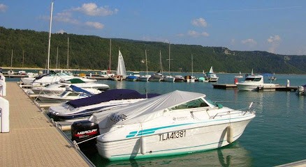 Le Marlaya - Gîte Grande Capacité Dans Le Jura, Gîte à Charchilla