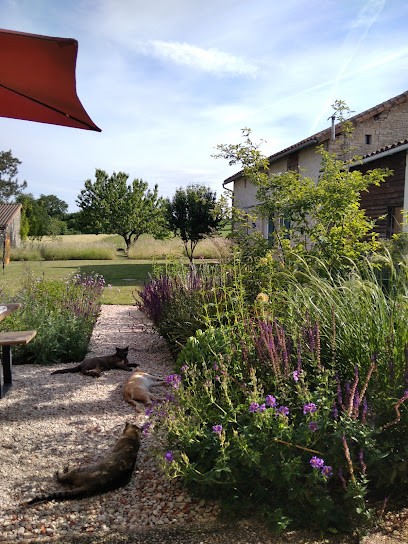 Emerald & Jade Gite - Grand Gîte 2 Chambres à Voulême, 86400, Gîte à Voulême