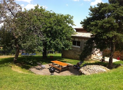 Gite la ferme ouvrante, Gîte à Saint-Jacques-d'Atticieux