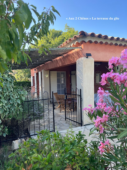 "Aux 2 Chênes" Nouveau Maison De Locations Vacances, Gîte à Aups