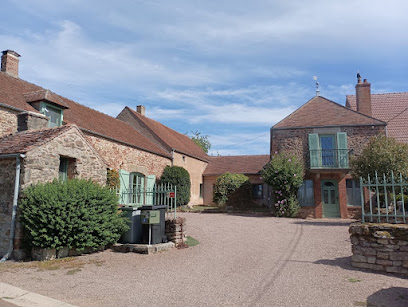 La Chouette D'or Gîte Yoga Art, Gîte à Thoste