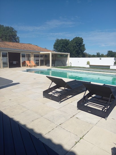 Gite La Rosalie - Piscine & Jacuzzi privatifs, Gîte à Coulon