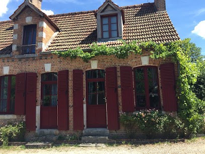 La maison aux volets rouges, Gîte à La Ferté-Beauharnais