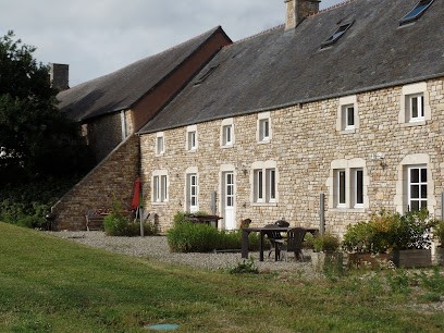 Les gîtes de la Cour d'Etienville (de 4 à 18 places), Gîte à Étienville