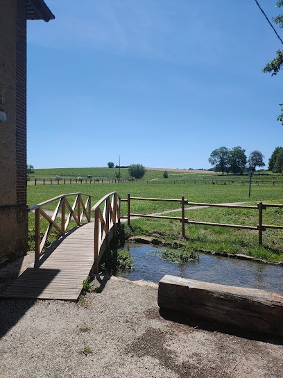 Gites Du Moulin Du Berceau, Gîte au Val d'Ocre