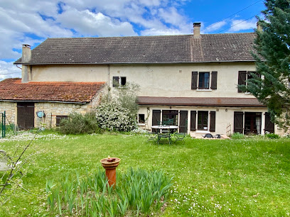 Une Place Au Soleil : Gîte Spacieux Avec Piscine Et Jardin, Gîte à Saint-Clair