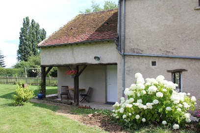 Le Poule House, Gîte à Guérard