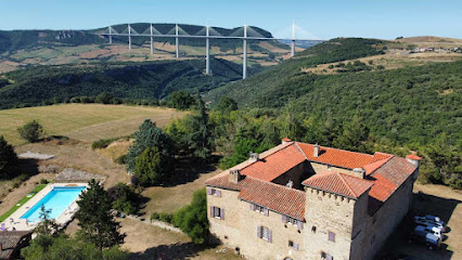 Domaine De La Cadenède : Votre Château Privé Avec Grande Piscine, Gorges Du Tarn Sud Est Gîte à Millau