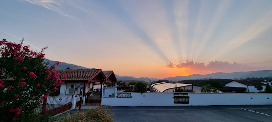 Domaine Chalets Larlapean Pays Basque, Gîte à Saint-Martin-d'Arrossa