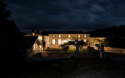 Le Manoir Du Mûrier, Gîte à Boisredon