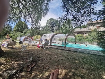 Gîte La Demeure de Sicabonnel - 24 couchages - piscine - jacuzzi, Gîte au Chambon-sur-Lignon