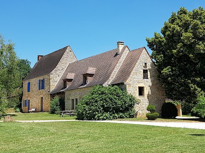 Le Domaine d'Esteil Gîtes Piscines Spa, Gîte à Sainte-Nathalène