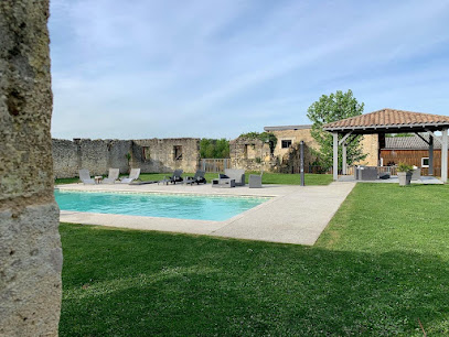Domaine Canteloup Vignes Et Piscine, Gîte à Saint-Caprais-de-Bordeaux