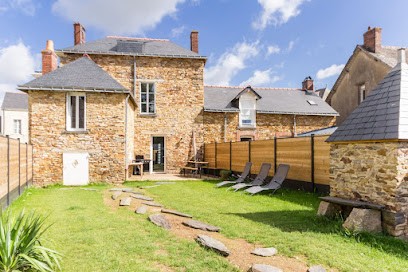 La Charmante Des Vallons & Son SPA- Gîtes, Chambres 1 à 10 Personnes, Gîte à Vallons-de-l'Erdre