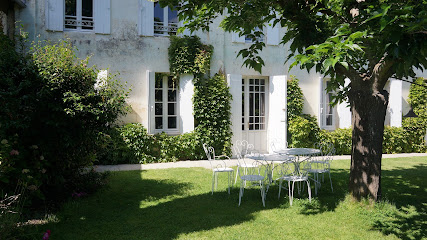 Gite Avec Piscine La Petite Gironde, Gîte à Porchères