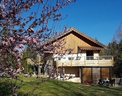 GÎTES & BIEN-ETRE : Gîte 2 Pers, 2 à 3 Pers Et 2 à 5 Pers Avec Terrasses Et Sauna Privatif, En Option: Hammam, Jacuzzi Et Piscine Chauffée Location De Montagne 950m ALT, Près D'une Rivière, Proche Station Ski, Haut-Jura, Bourgogne-Franche-Comté, Gîte à Longchaumois