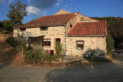 Gîtes Et Ecole D'equitation Du Pont De Calmel, Gîte à Rieussec