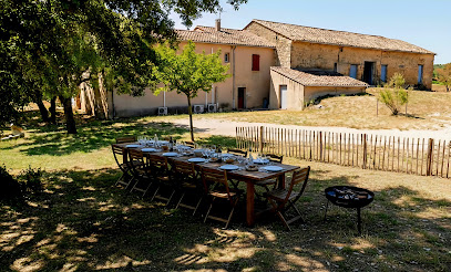 Domaine Camp Fourca, Accueil De Groupes Dans Le Luberon Authentique., Gîte à Mirabeau