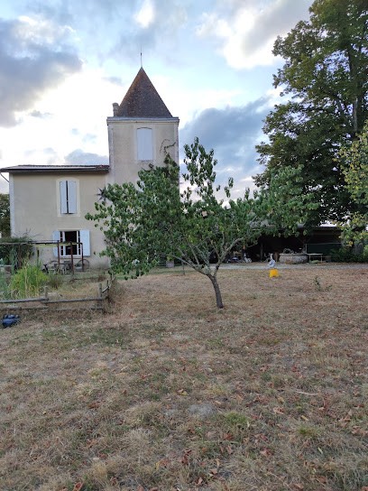 Gîtes du Château de Los, Gîte à Saint-Genès-de-Lombaud