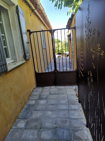 Charming cottage Bel Air in the Luberon, Gîte à Gargas