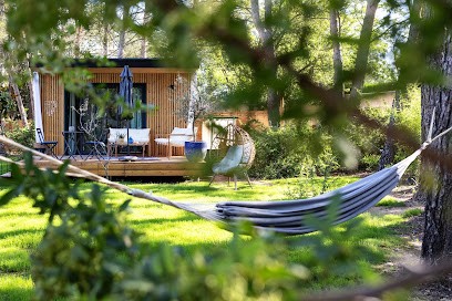 Les Lodges Taizen, Gîte à Saint-Cannat