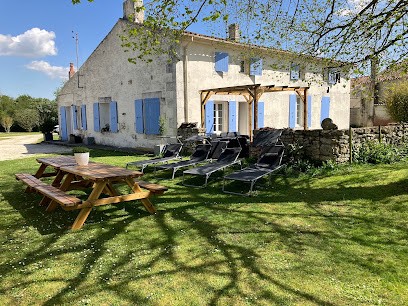 La Peucholière : Grand Gîte De Standing Pour 15 Personnes Au Cœur De La Charente Maritime, Gîte à La Vallée