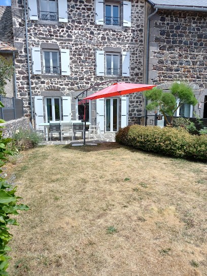 Gîtes des Puys, Lodges et spa ( Au Cœur des Puys), Gîte à Nebouzat