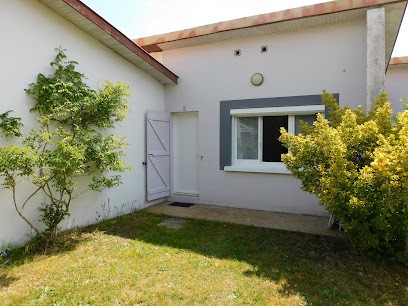 Domaine Des Landes : Location De Vacances Dans Gite Meublé, Jardin, Piscine Dans Les Landes, Gîte à Lesperon