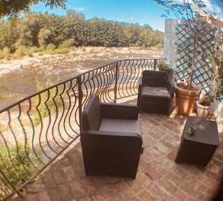 Gite AU BORD DE L'EAU sur l'Ardèche, Gîte à Ucel